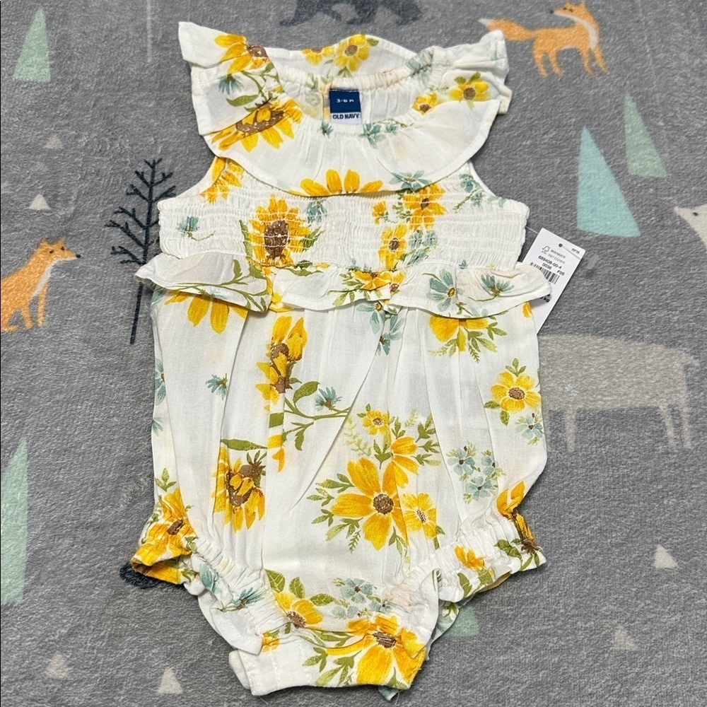 Old Navy White and Yellow Floral Baby Rome 3-6 month